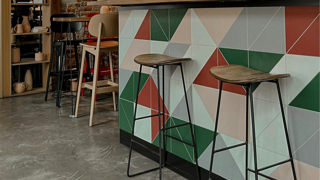 Ultimate Guide to Choosing Metal Stools with Wood Seats for Your Restaurant